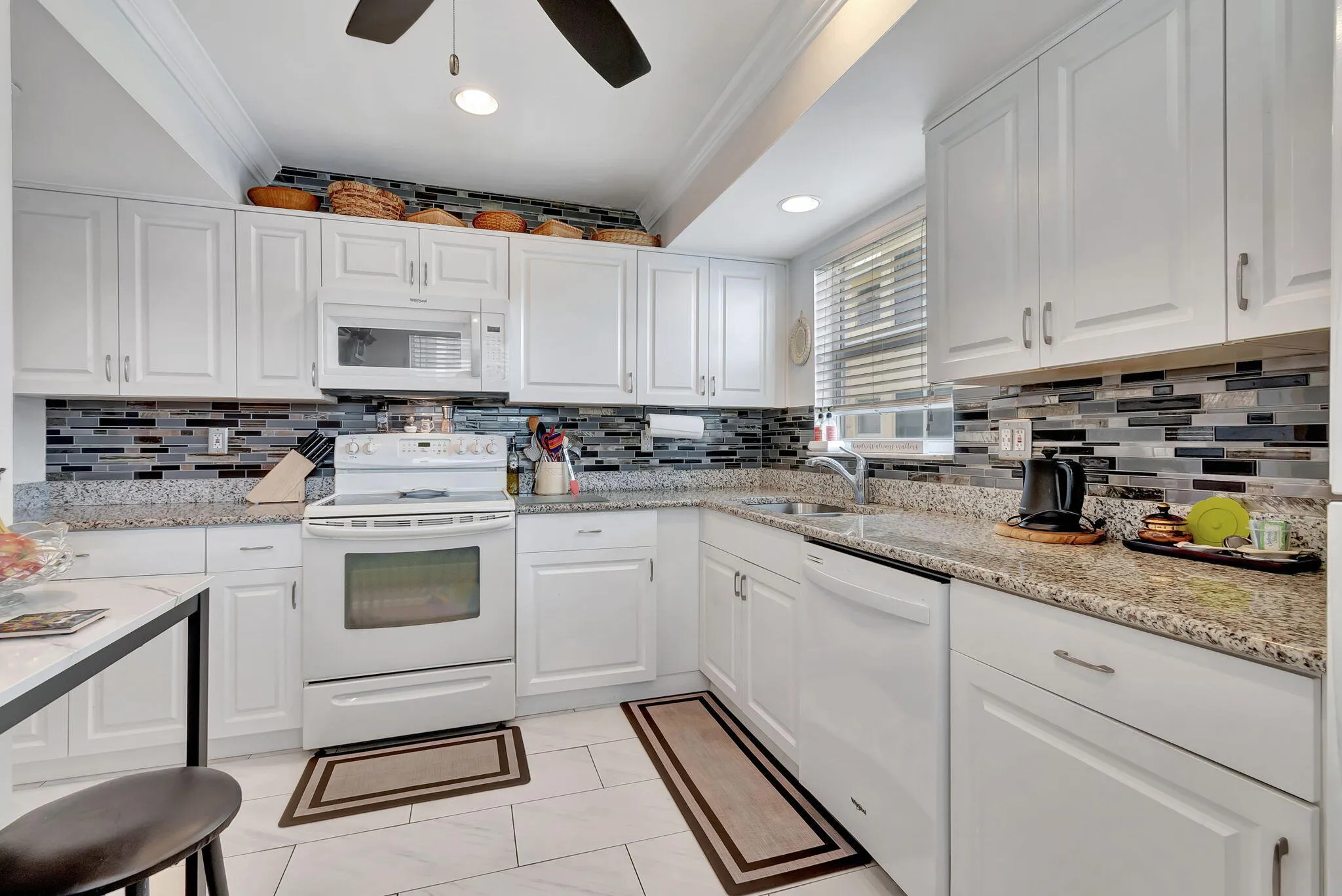 Light bright Kitchen
