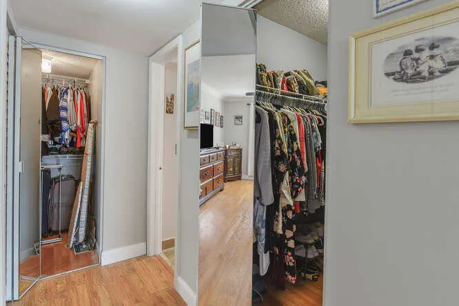 2 walk in closets