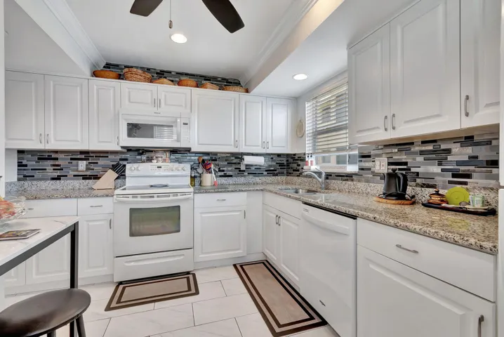 Light bright Kitchen