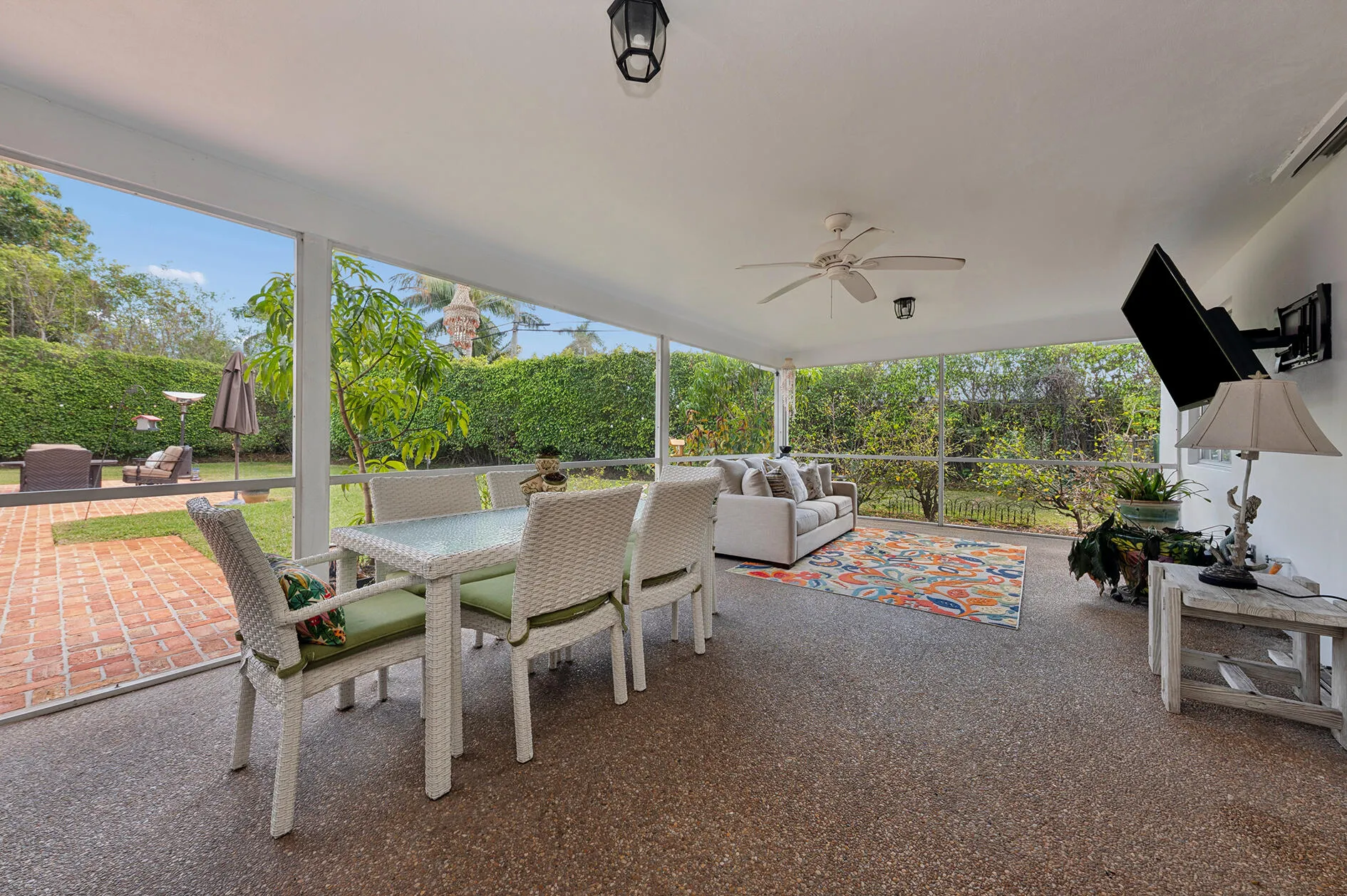 Covered patio with passthru kitchen