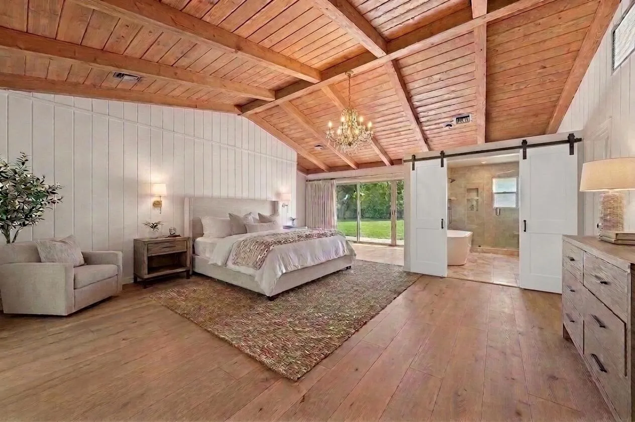 Virtually Staged as a primary bedroom