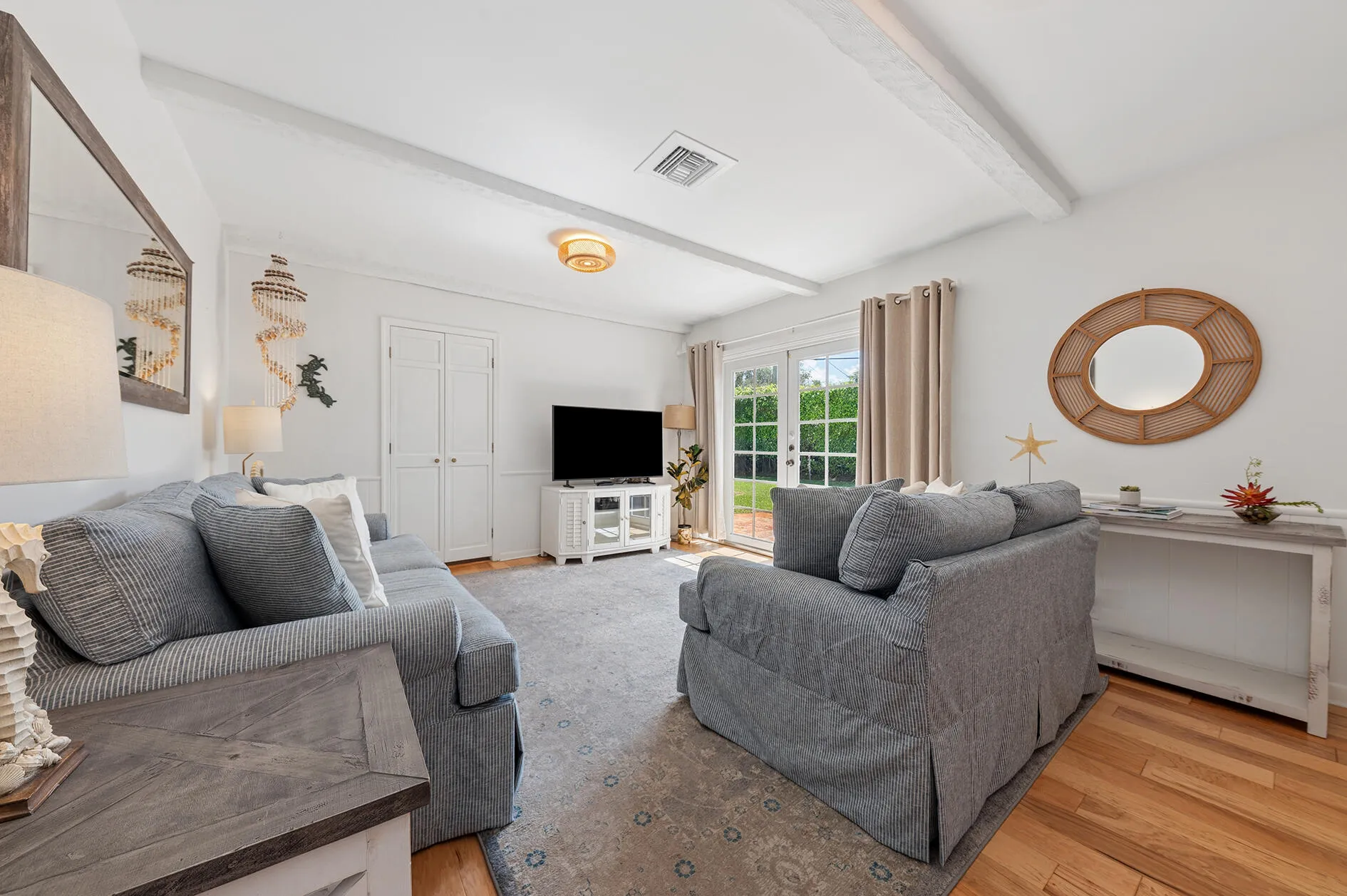 Faux wood beams add warmth & character