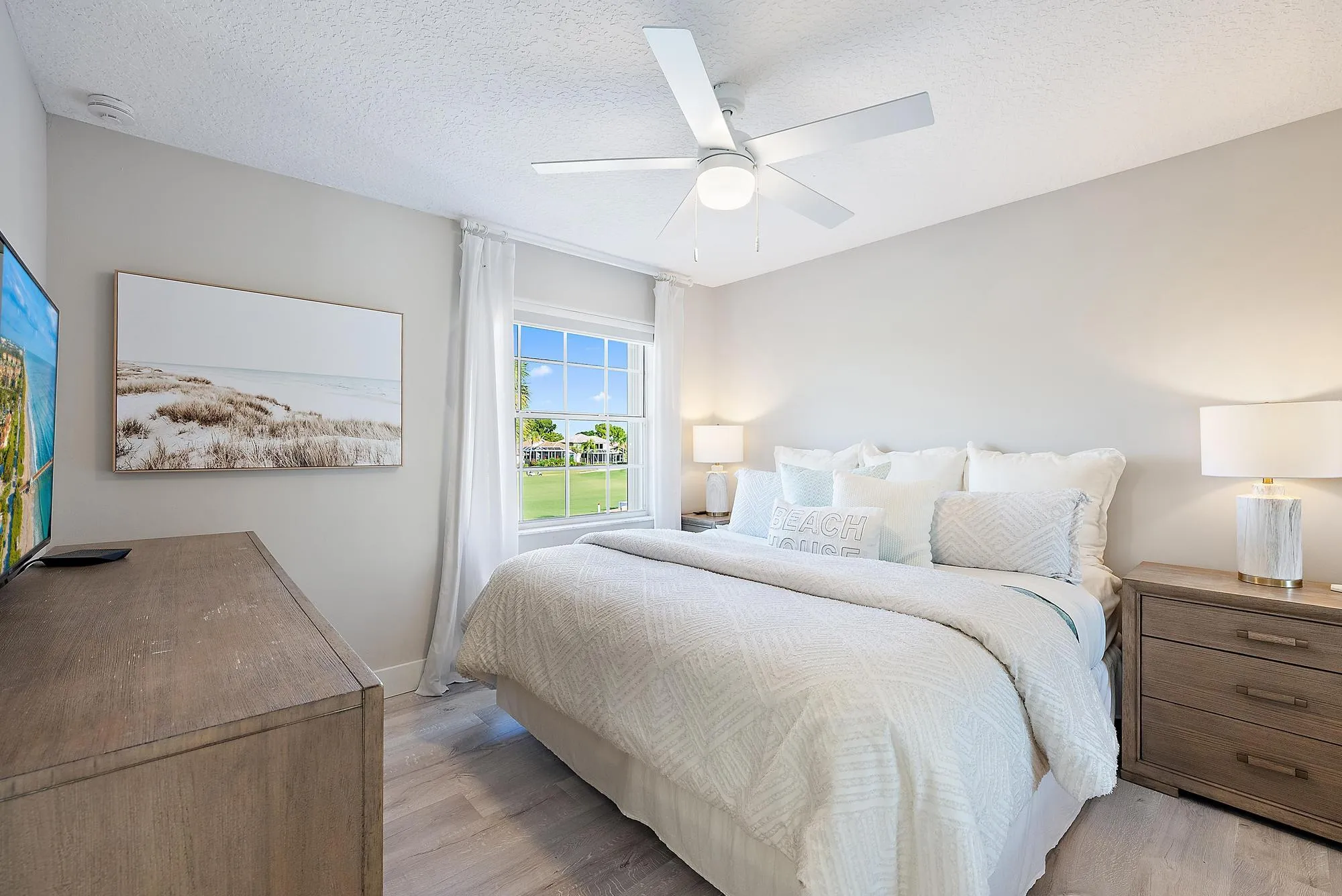 upstairs guest bedroom 2