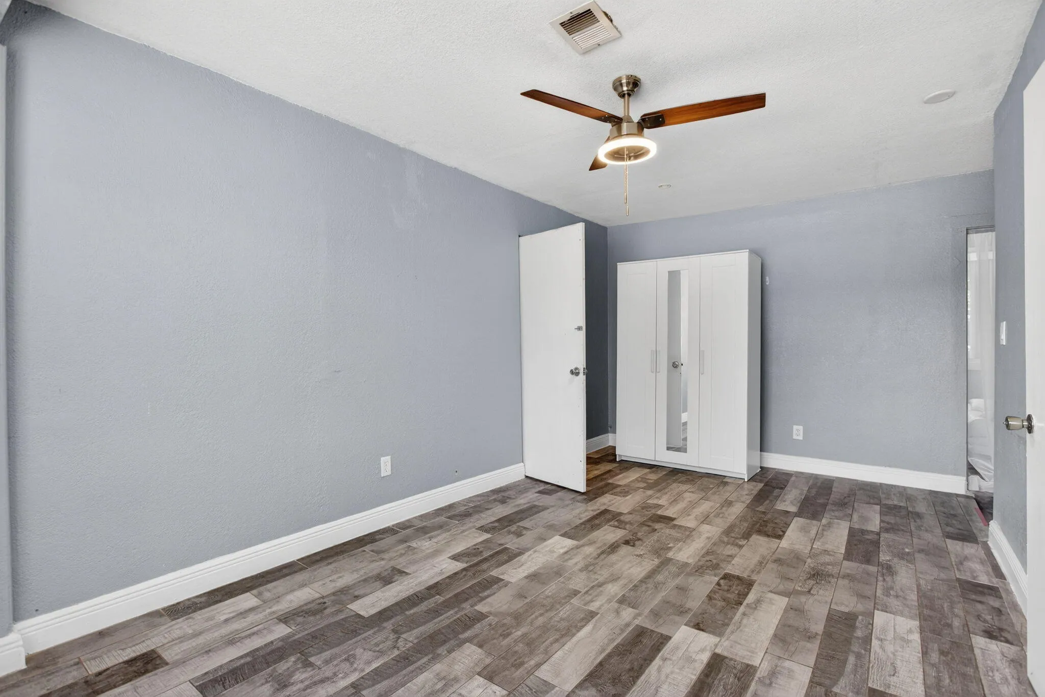 31-web-or-mls-2811 -8056