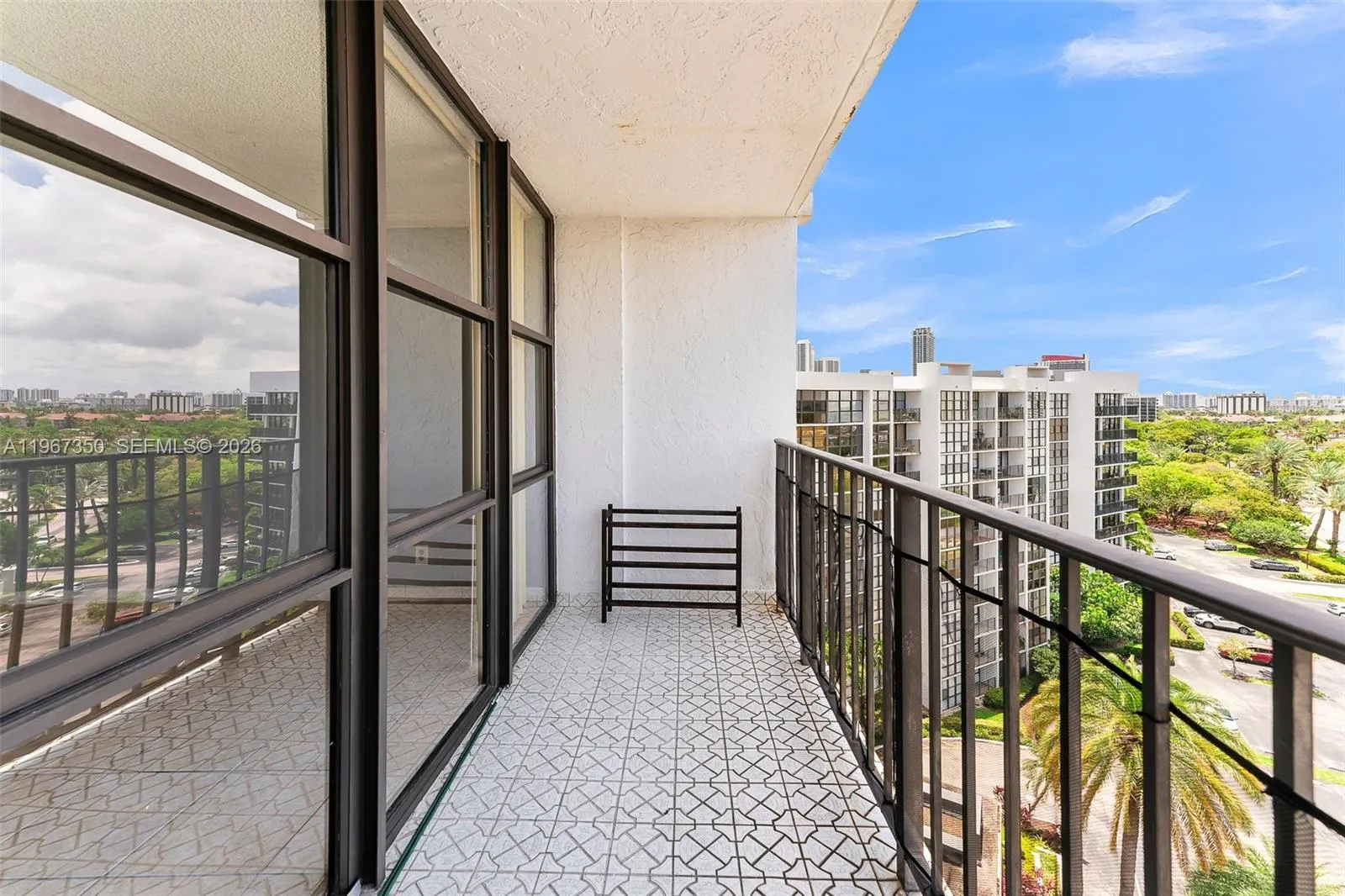 800 Parkview Drive, Unit #1007 - FOR RENT.Three Islands, Hallandale Beach, FL 33009. Florida. Oceanview Park Condominium.