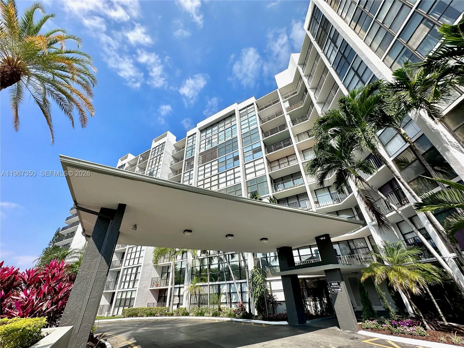 800 Parkview Drive, Unit #1007 - FOR RENT.Three Islands, Hallandale Beach, FL 33009. Florida. Oceanview Park Condominium.