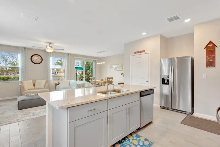 kitchen/living