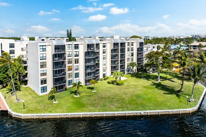 032-7RoyalPalmWay-507-BocaRaton-FL-33432