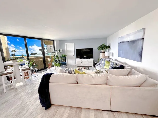 Living Room/View