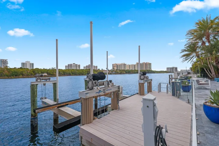 Boat lift