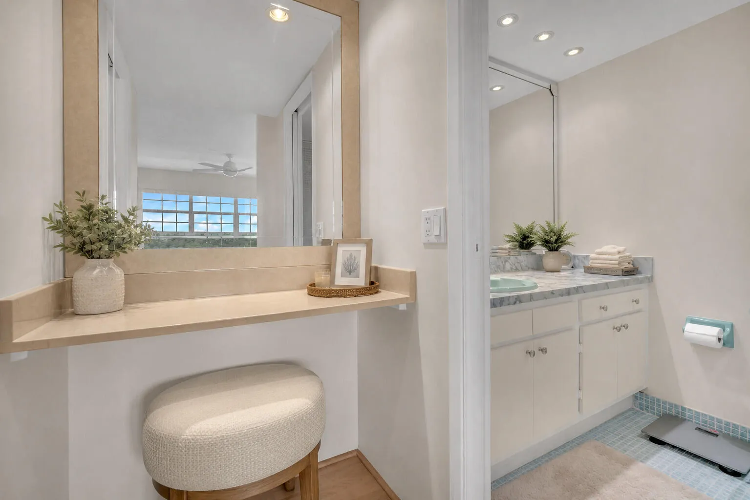 virtually staged primary-en-suite