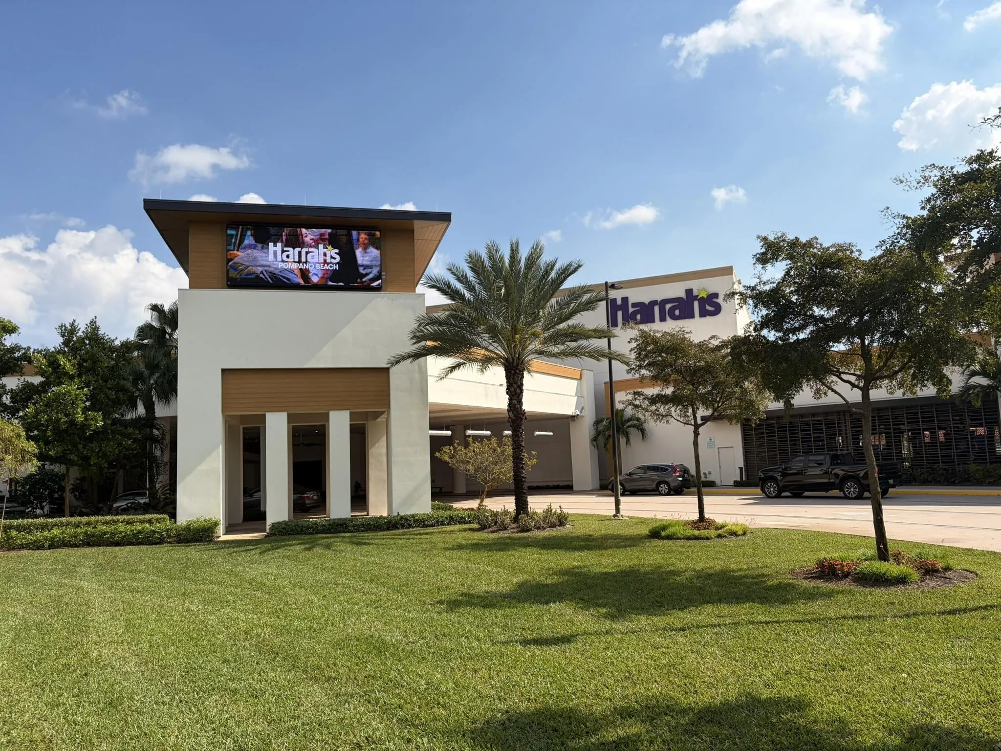 Just Moments from Harrah’s Casino, Dining & Entertainment