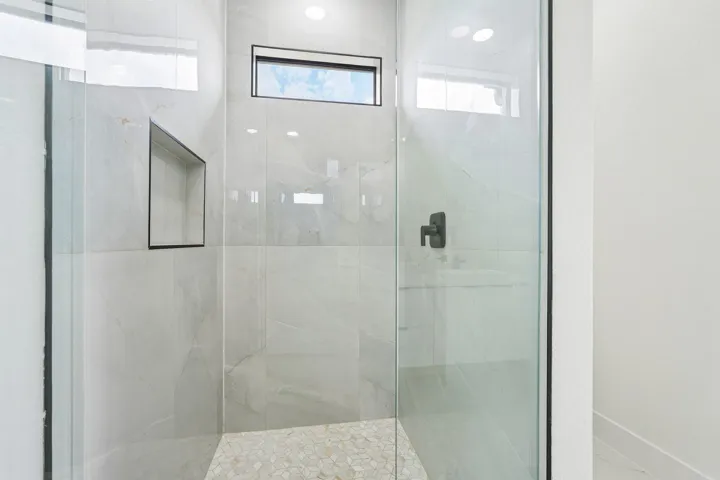 30-web-or-mls-W Broad Cir-S2404-030