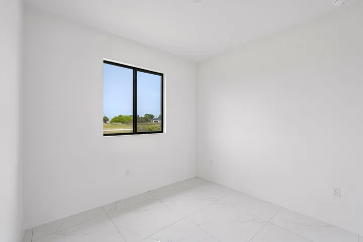 19-web-or-mls-W Broad Cir-S2404-019