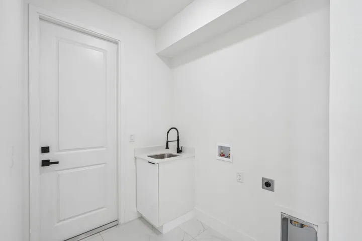 17-web-or-mls-W Broad Cir-S2404-017