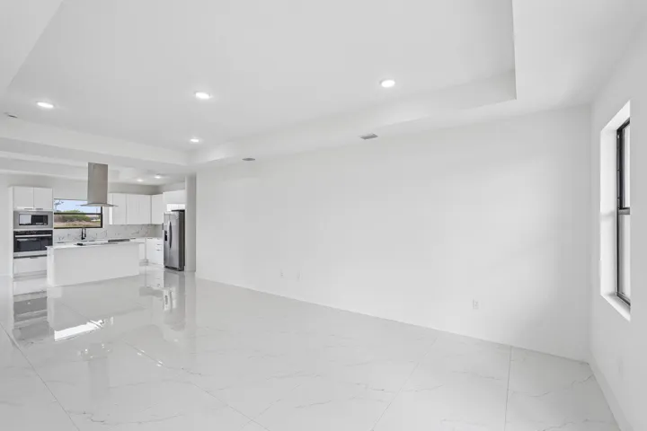 6-web-or-mls-W Broad Cir-S2404-006