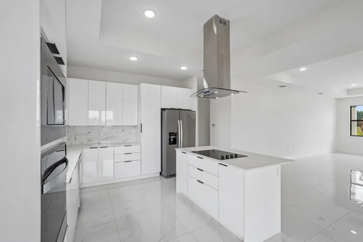 13-web-or-mls-W Broad Cir-S2404-013