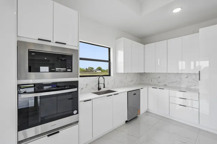 14-web-or-mls-W Broad Cir-S2404-014