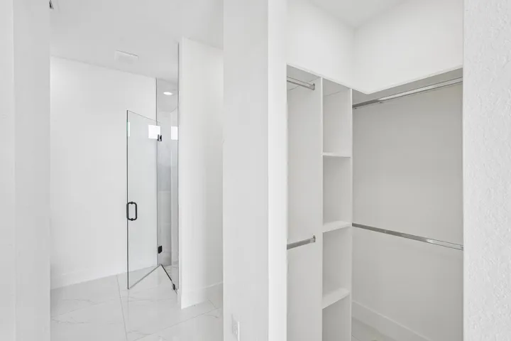27-web-or-mls-W Broad Cir-S2404-027