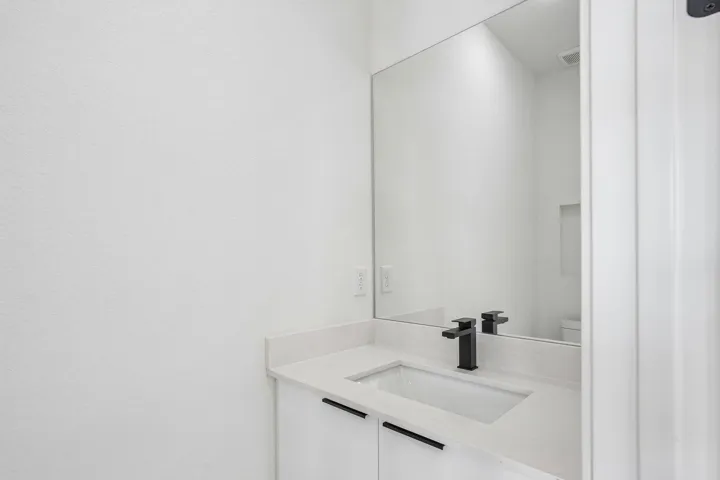 23-web-or-mls-W Broad Cir-S2404-023