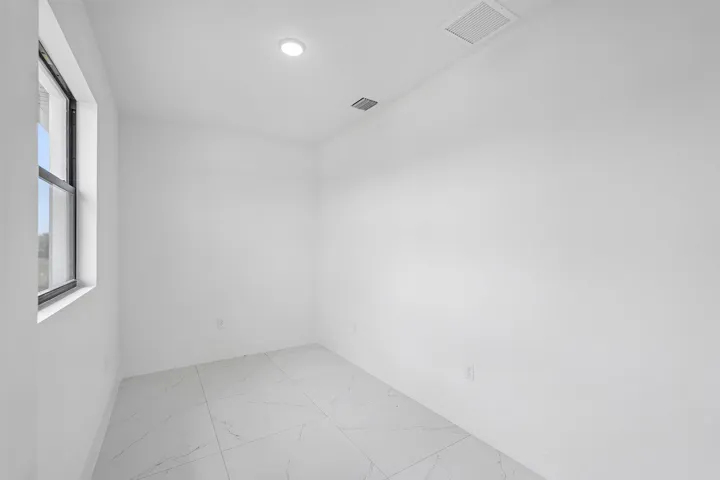 15-web-or-mls-W Broad Cir-S2404-015