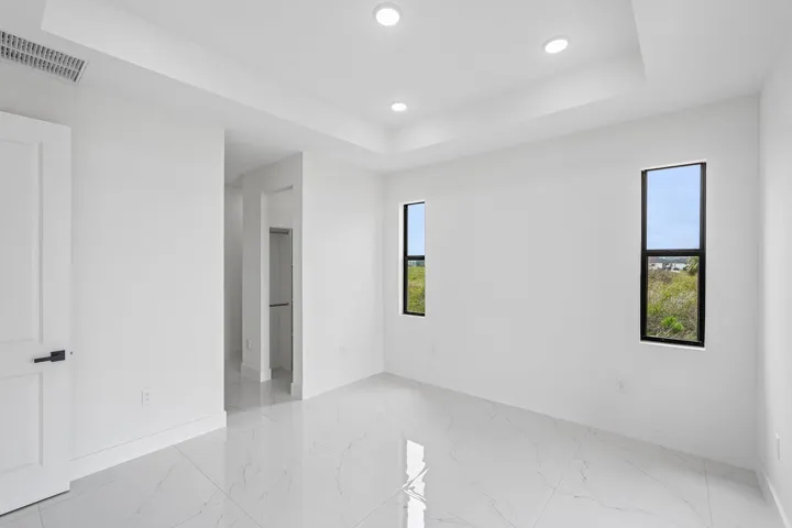 25-web-or-mls-W Broad Cir-S2404-025
