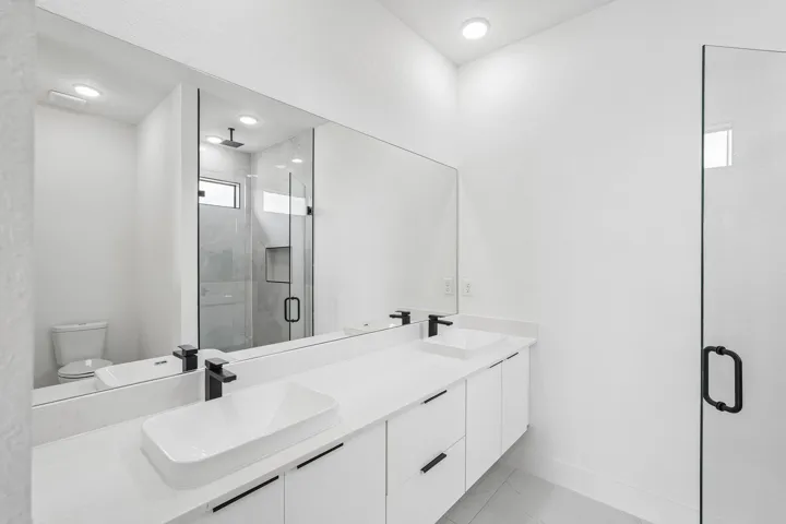 29-web-or-mls-W Broad Cir-S2404-029