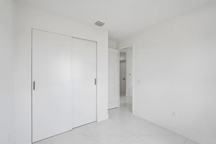20-web-or-mls-W Broad Cir-S2404-020