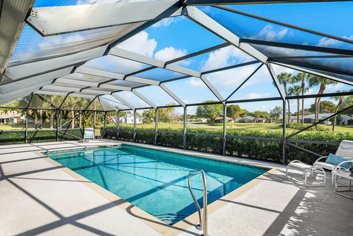 Over-Size Screened Patio