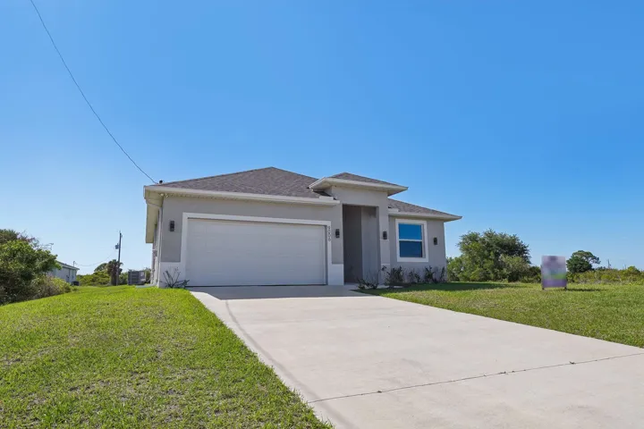2-web-or-mls-S Castle Cir-S2204-002