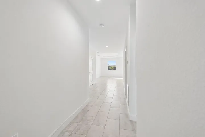 17-web-or-mls-S Castle Cir-S2204-017