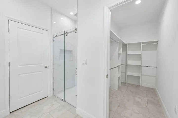 23-web-or-mls-S Castle Cir-S2204-023