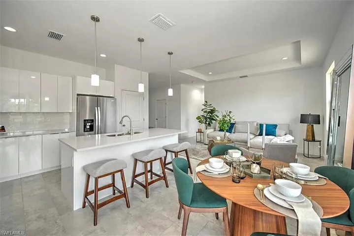 5-web-or-mls-S Castle Cir-S2204-005