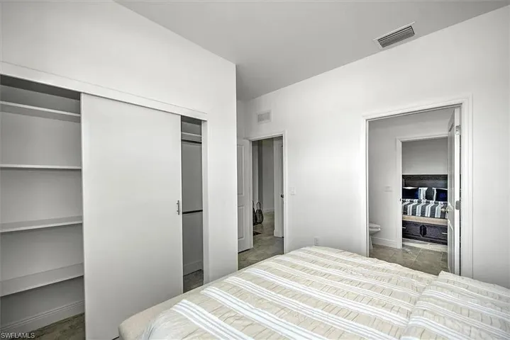 16-web-or-mls-S Castle Cir-S2204-016