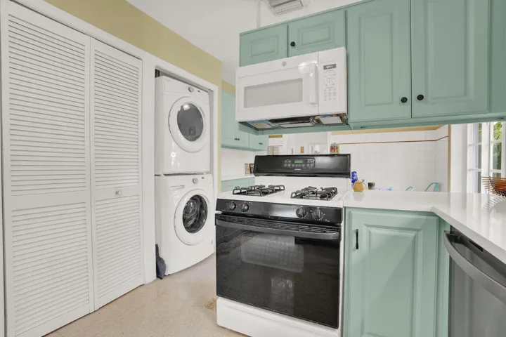 Kitchen/Laundry