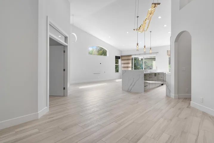 8110 Sandpiper Way