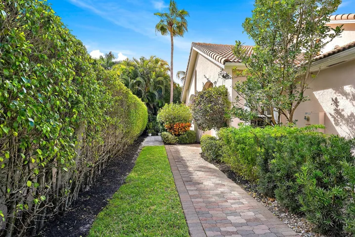 8110 Sandpiper Way