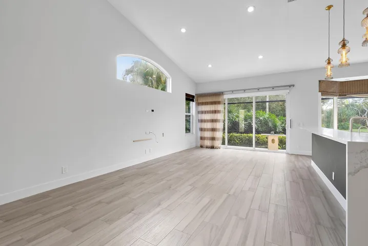 8110 Sandpiper Way