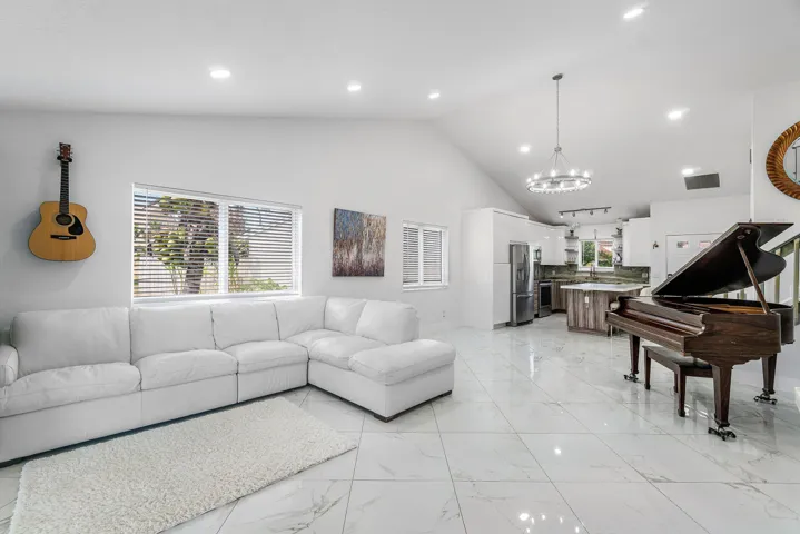 015-101AzaleaCircle-BoyntonBeach-FL-3343