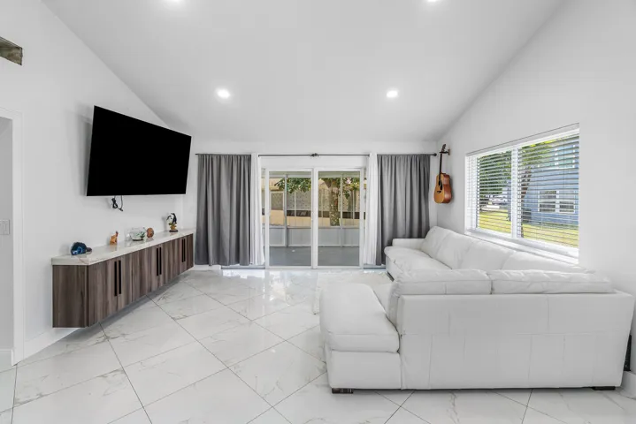 013-101AzaleaCircle-BoyntonBeach-FL-3343
