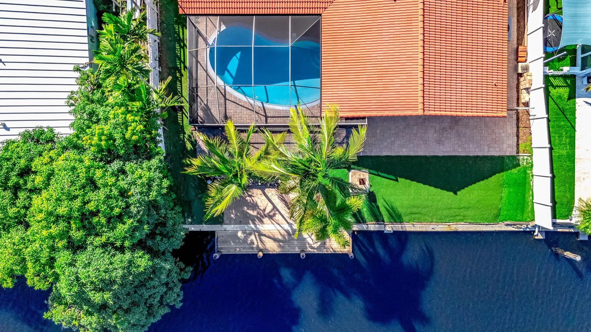 Waterfront / Pool / Ocean Access