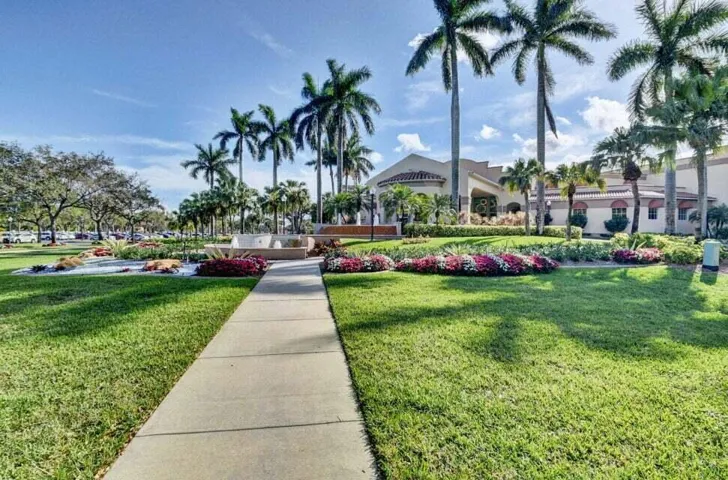 Clubhouse Front