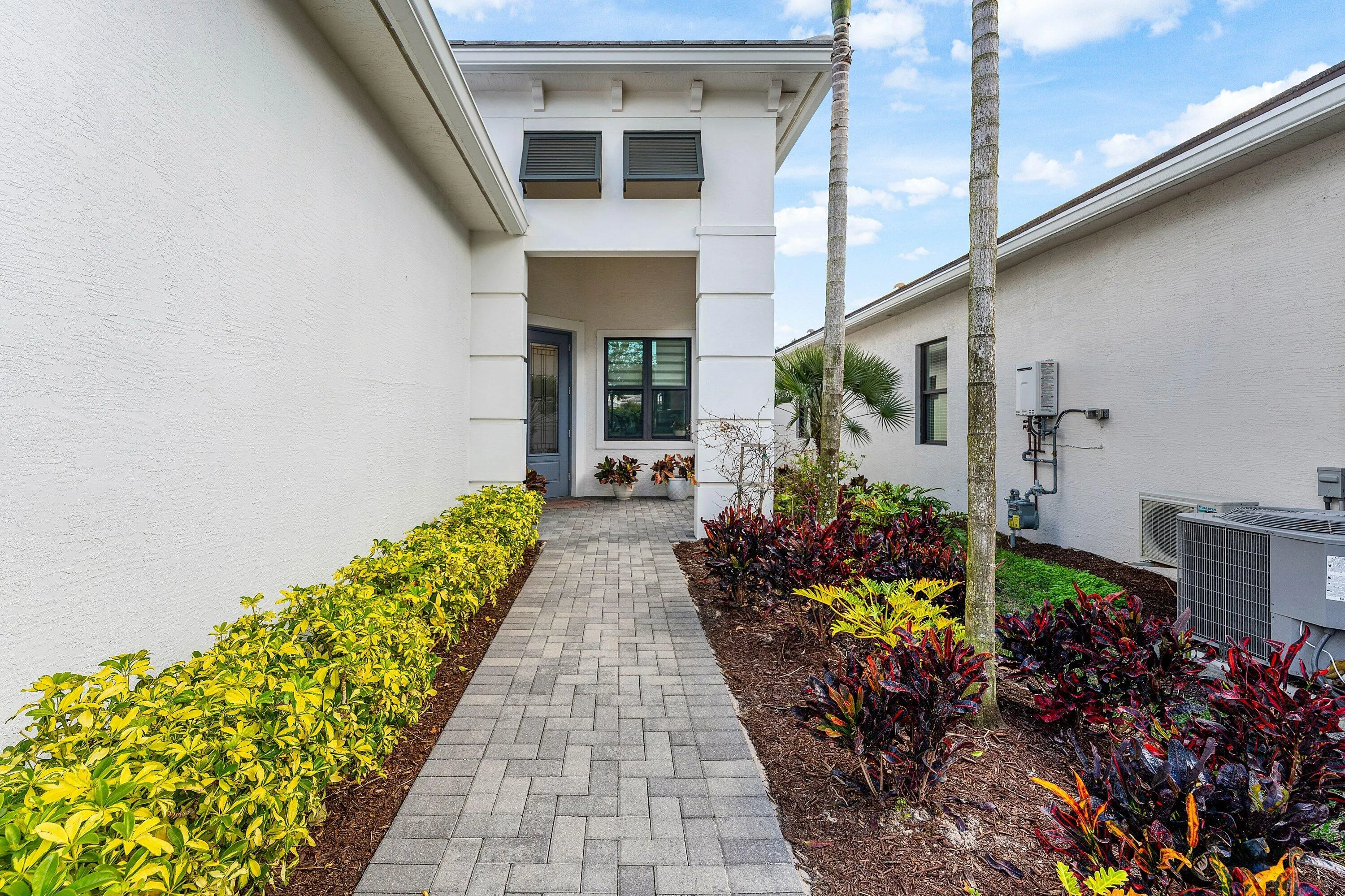004-16047KeyBiscayneLane-Westlake-FL-334