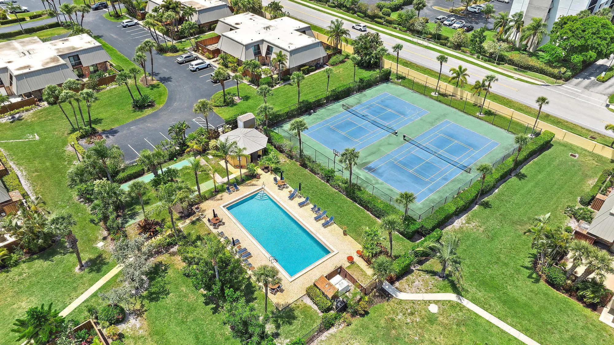 Community Pool & Tennis Courts