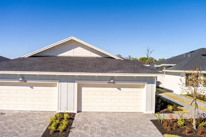 Prices, dimensions and features may vary and are subject to change. Photos are for illustrative purposes only.