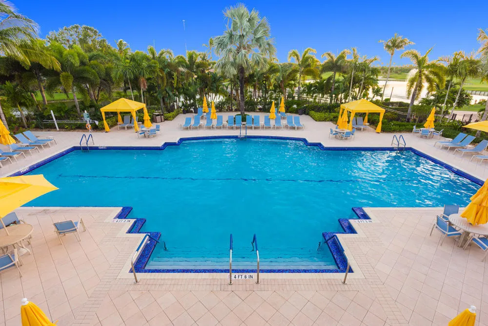20 Clubhouse Pool