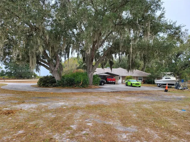5–10 acre property with mature oak trees