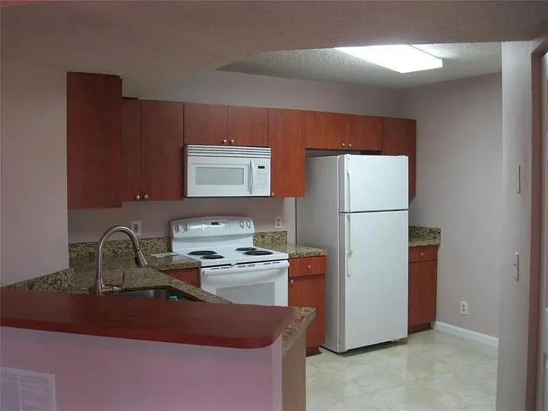 8781-Kitchen 2