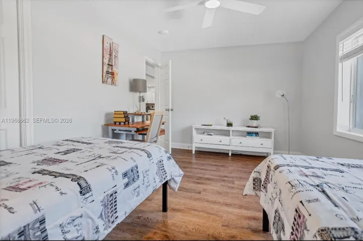 Photo 24