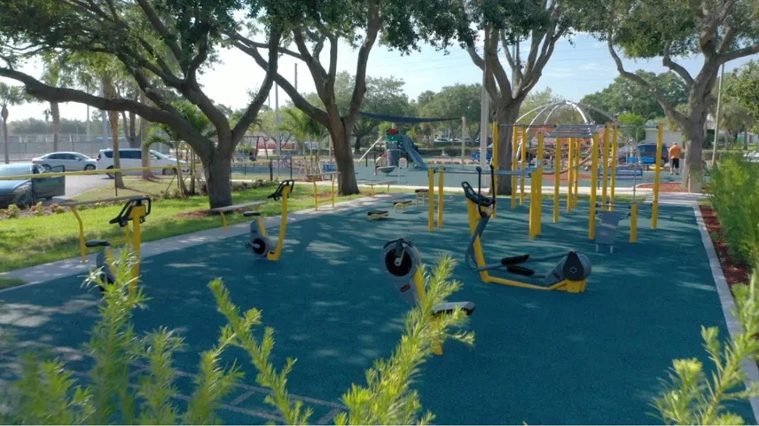 Park exercise equipment